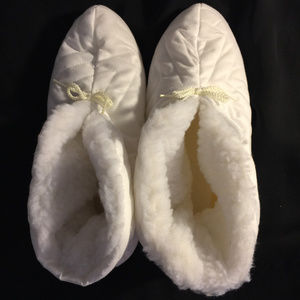 NWOT - Women's Dearfoam bootie slippers